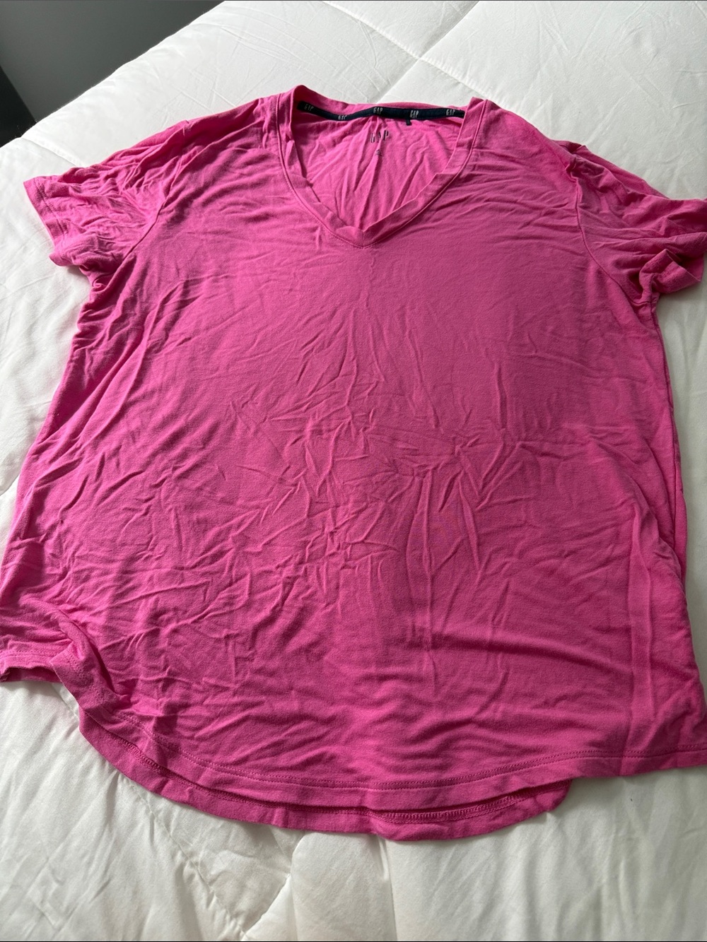 Women's V-Neck Pink tee gap tshirt medium stretchy